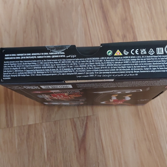 Starting Lineup Series 1 Trae Young 11 Atlanta Hawks Hasbro Figure Card - Picture 4 of 6